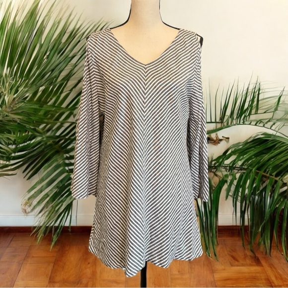 Soft Surroundings Linen Blend Landfall Cold Shoulder Tunic Top - Size Large - Picture 1 of 12